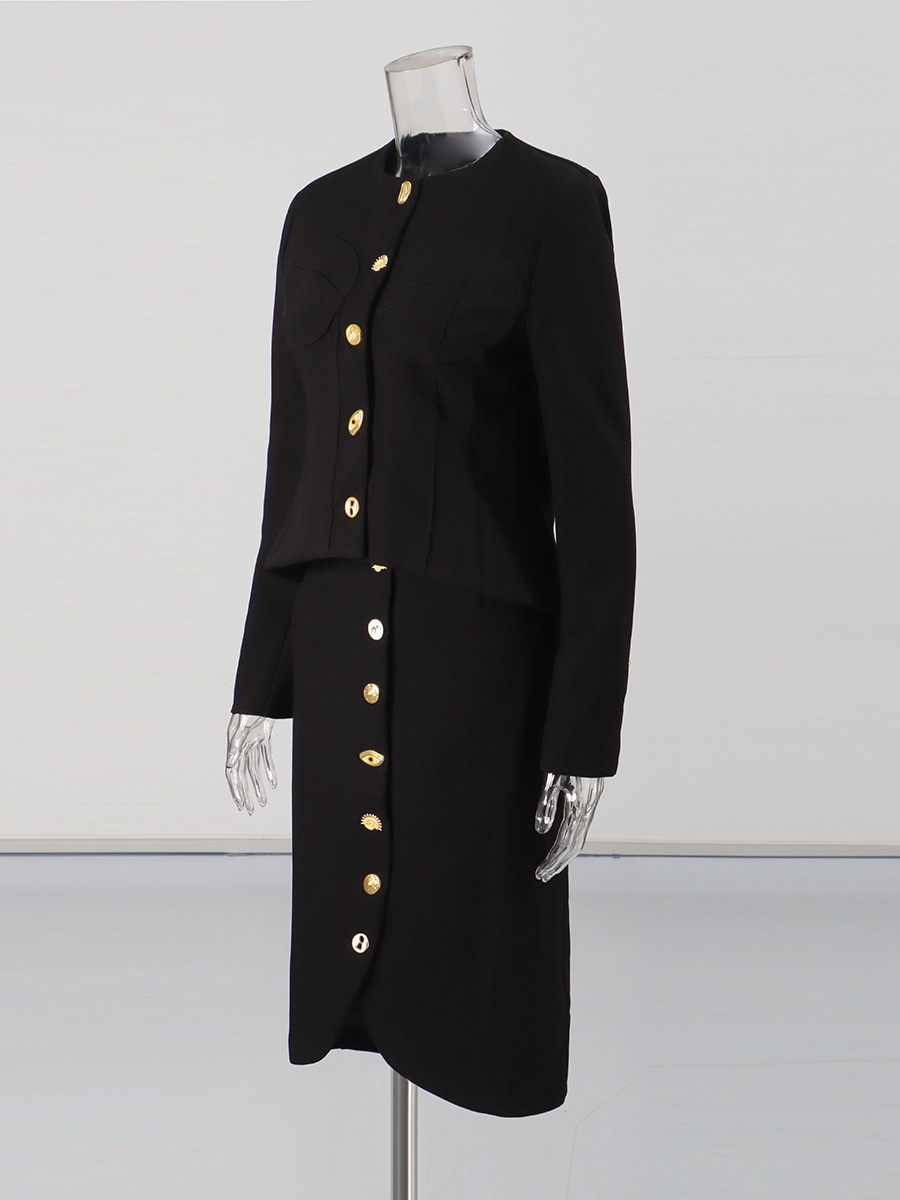 Opulent Buttoned Suit - Image 4