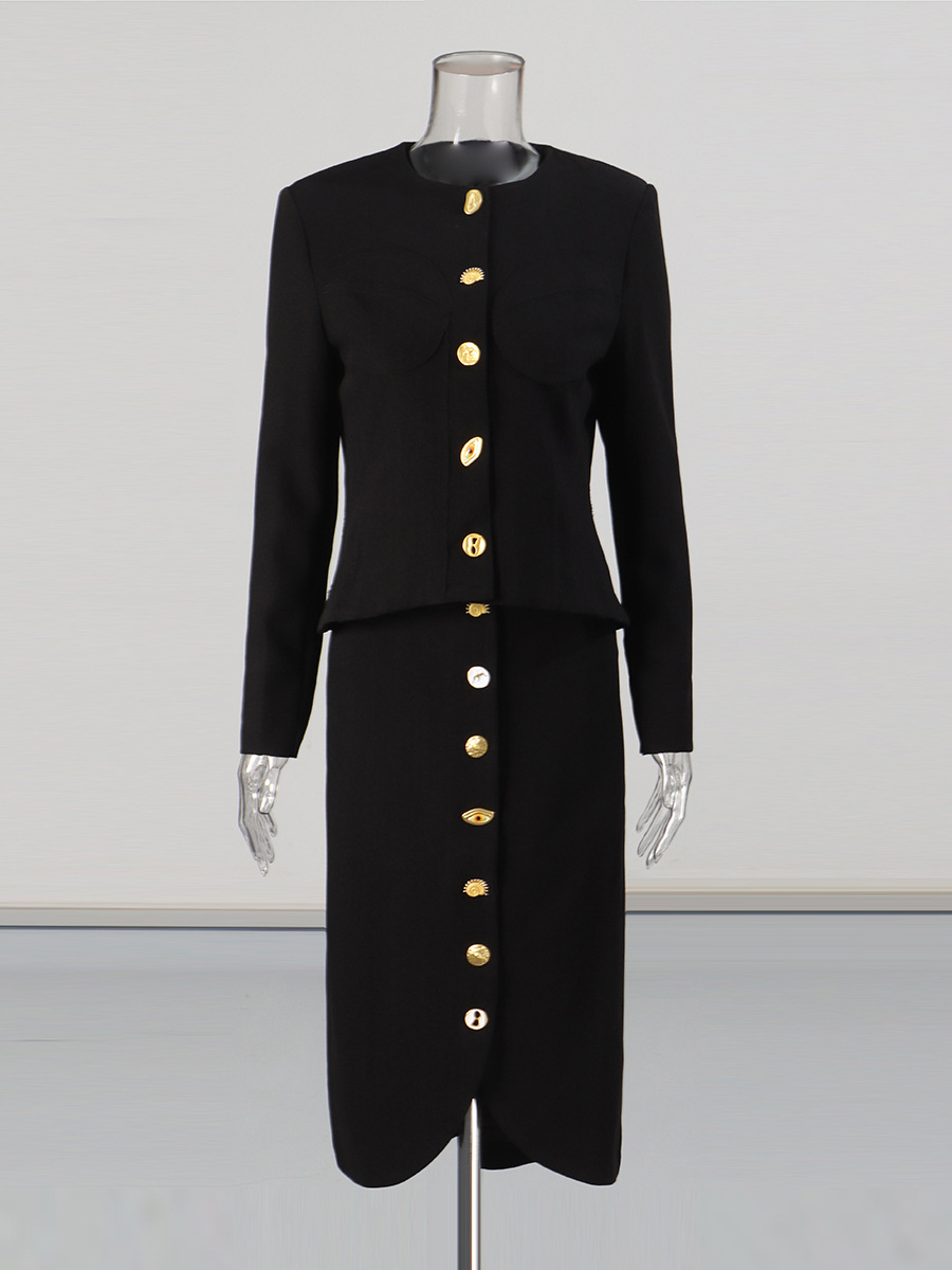 Opulent Buttoned Suit - Image 3