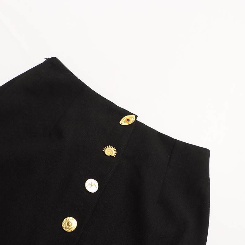 Opulent Buttoned Suit - Image 13