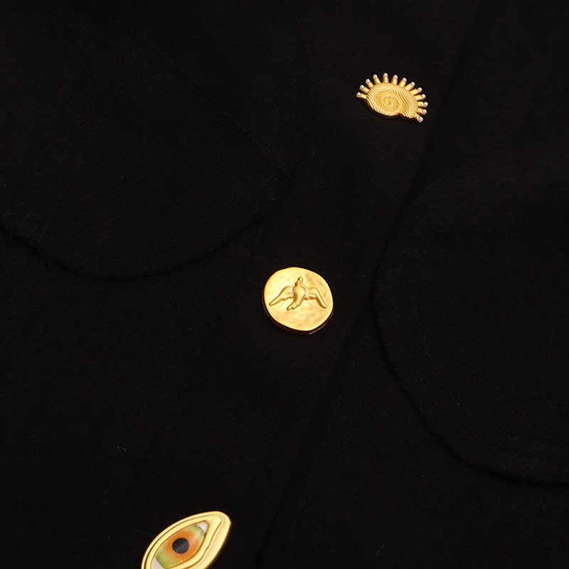 Opulent Buttoned Suit - Image 8