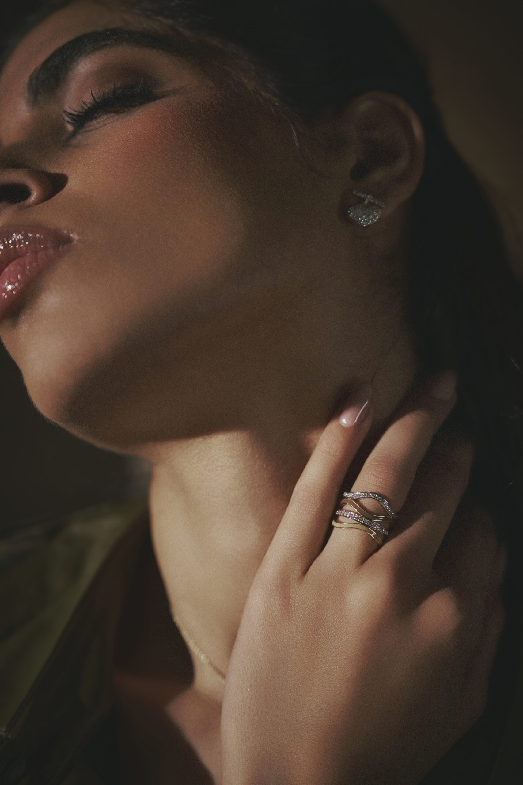 Crackle Cage Diamond Enamel Ring - Image 2