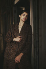 Dangling Kite Emerald Bar Necklace - Image 2