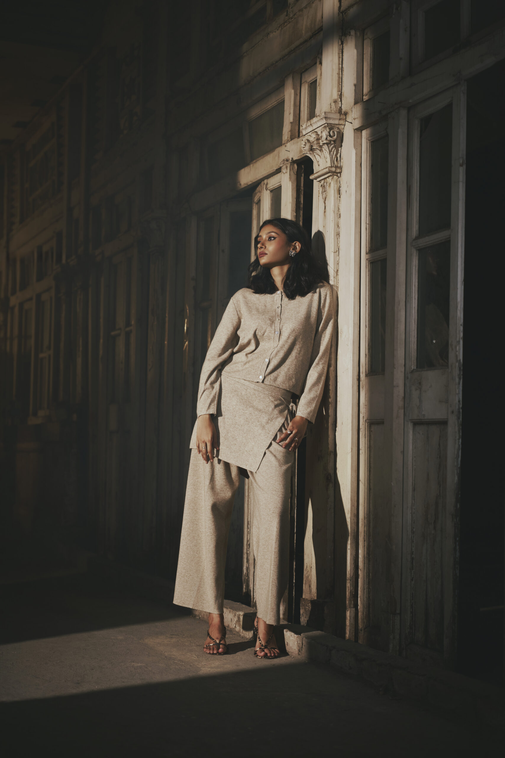 Crackle Cage Diamond Enamel Ring - Image 5